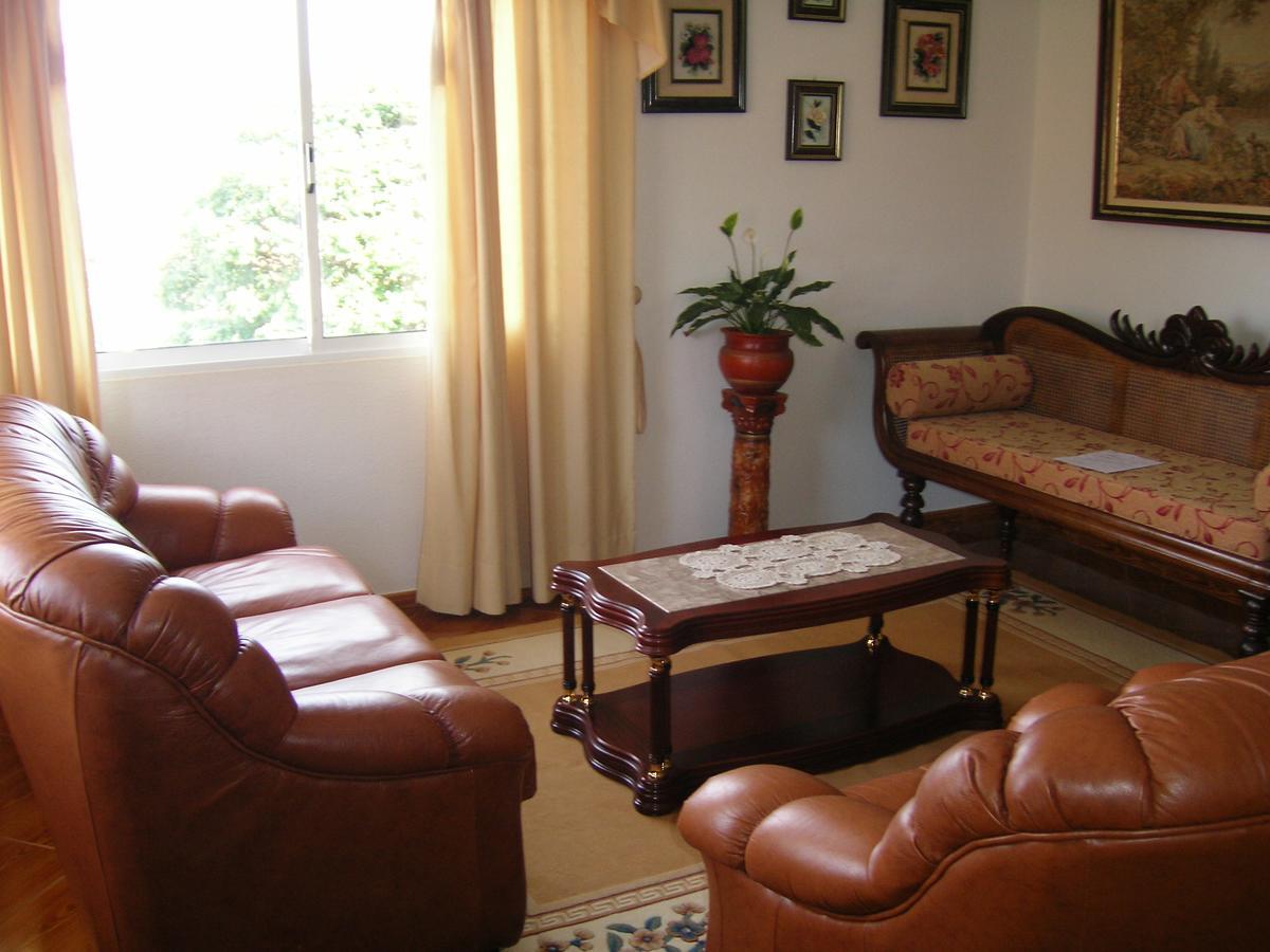 Hotel Residencia Ana Piso Um 1 à Santa Cruz  Extérieur photo